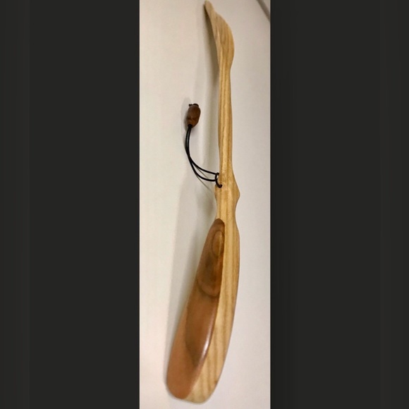 1990s Vtg Hand Crafted Wooden Walnut Oak Leather Strap Artisan Shoehorn - Picture 3 of 7
